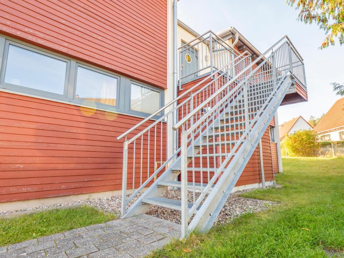 Marina Eldenburg - Ferienhäuser und Bootsverleih am Tor zur Müritz Waren  Exterior foto